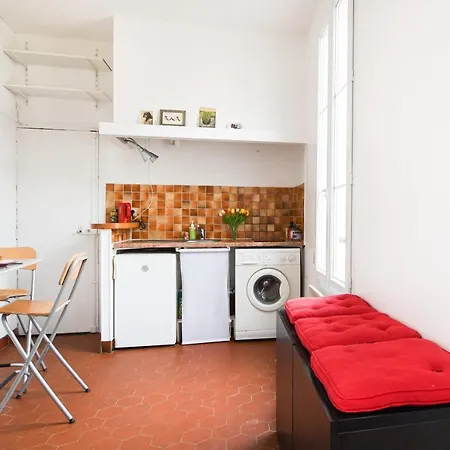 Guestready -- Minimalist's Dream In Bastille Париж