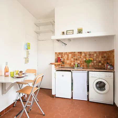 Guestready -- Minimalist's Dream In Bastille * Париж